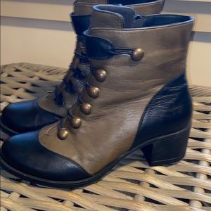 Above Ankle Two-tone Boots-Size 6-never worn